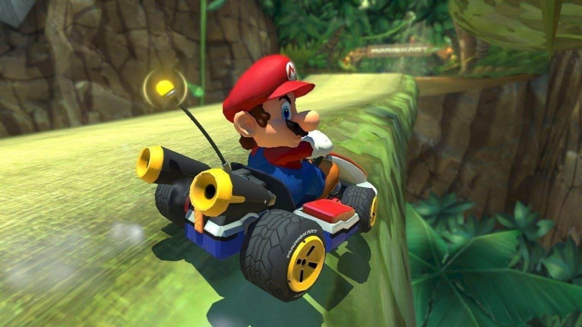 Mario Kart 8 Deluxe (Nintendo Switch) – Definitive Racing Game, 48 Tracks (French Box / Plays in English) - HTT Mobiles