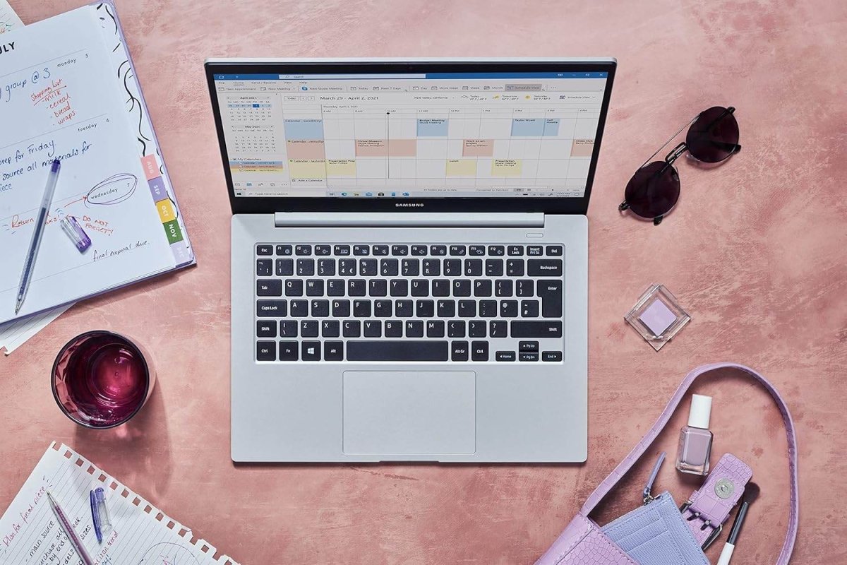 Samsung Galaxy Book Go 14 Inch - Mystic Silver - Windows 11 Home, LTE, 8GB RAM, 128GB Storage (UK Version) - HTT Mobiles